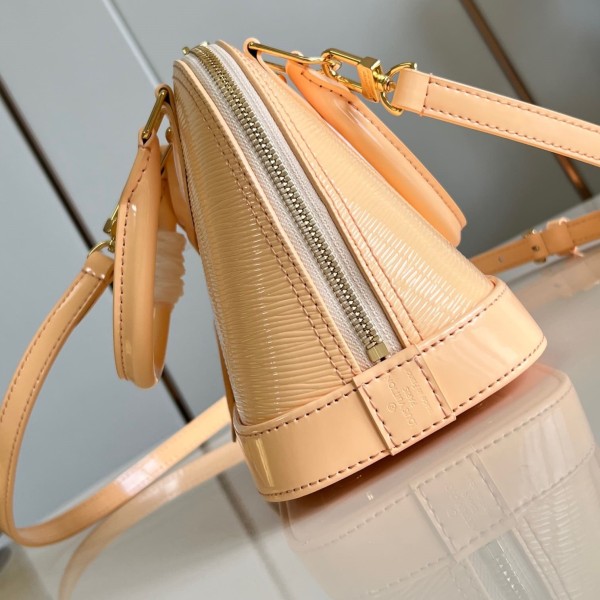 Louis Vuitton(Alma BB)