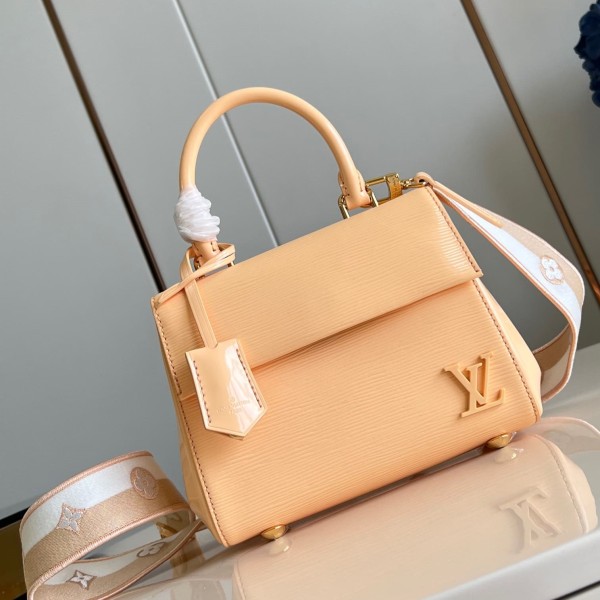 Louis Vuitton(Cluny BB)