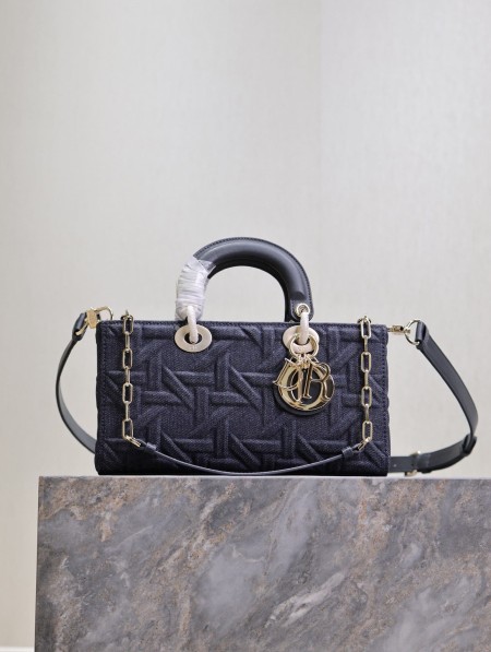 Dior(Lady D-Joy )
