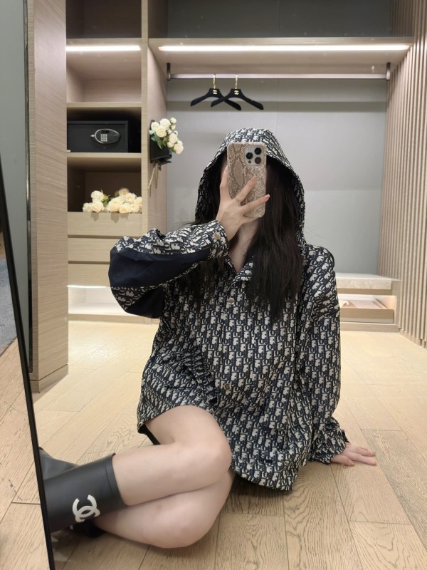 DIOR