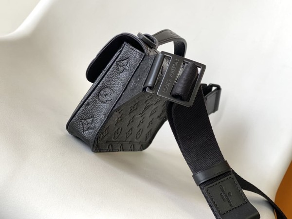 Louis Vuitton(S Lock Sling)