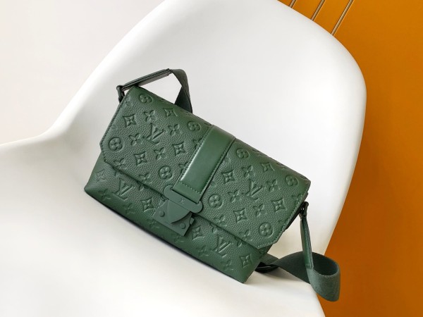 Louis Vuitton(S-Cape)