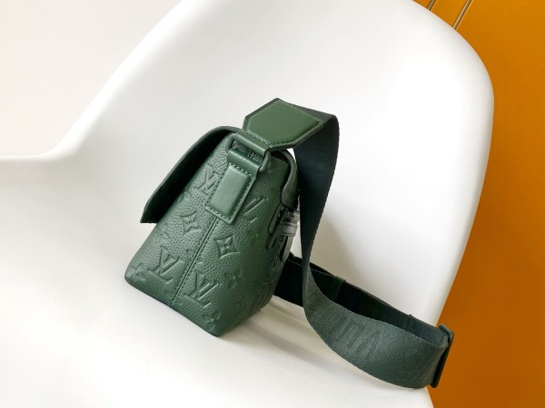 Louis Vuitton(S-Cape)