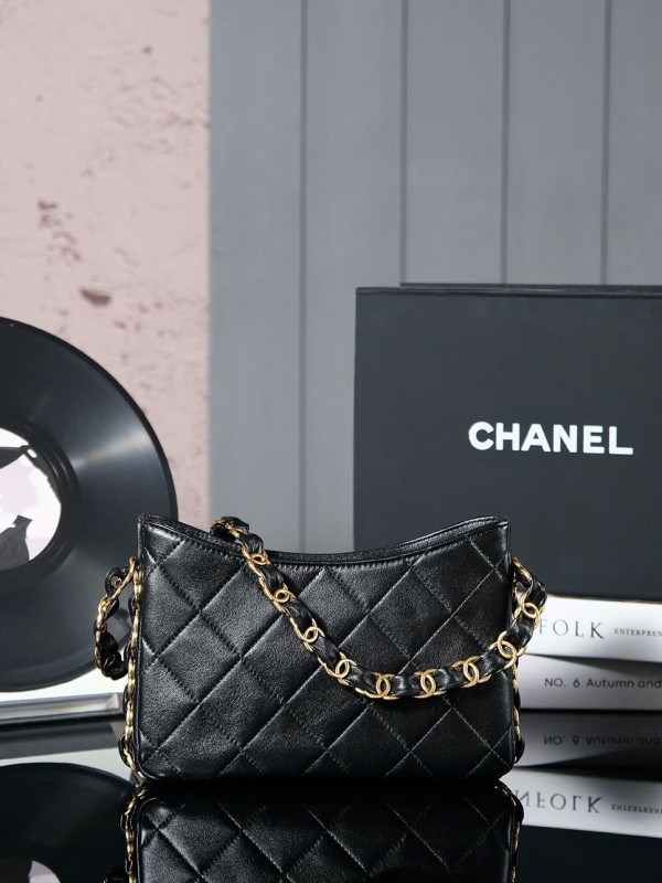 Chanel(24k hobo)