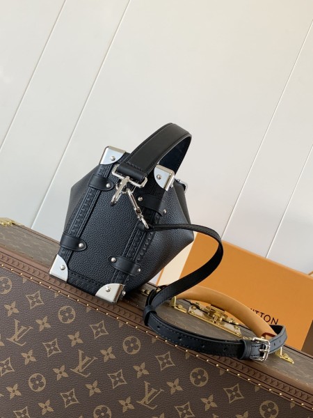 Louis Vuitton(Side Trunk)